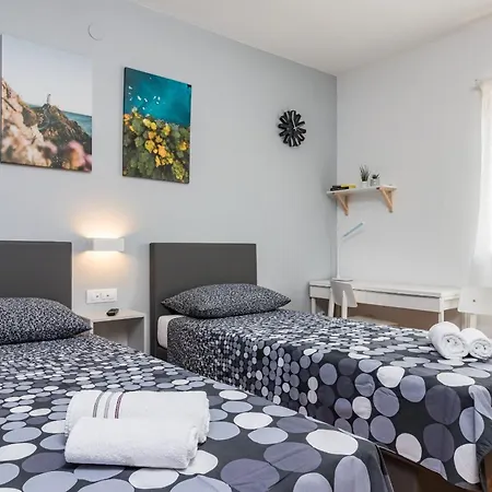 2383 Apartamento Valbandon