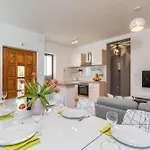 2383 Apartamento *