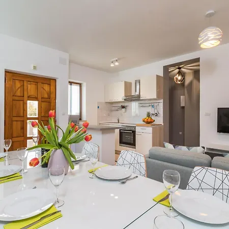 2383 Apartmán *